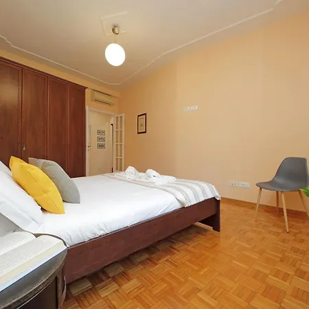 4bnb - Corridoni * Roma